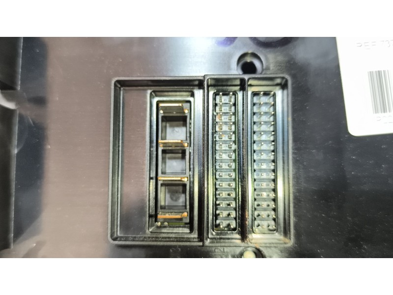 Recambio de caja reles / fusibles para renault serie t 10.8 diesel referencia OEM IAM 22619991 7422619994 
