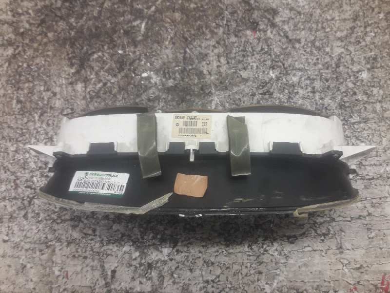 Recambio de cuadro instrumentos para chrysler voyager (gs) 2.5 td referencia OEM IAM P04685629AB TN2574104030 70113R
