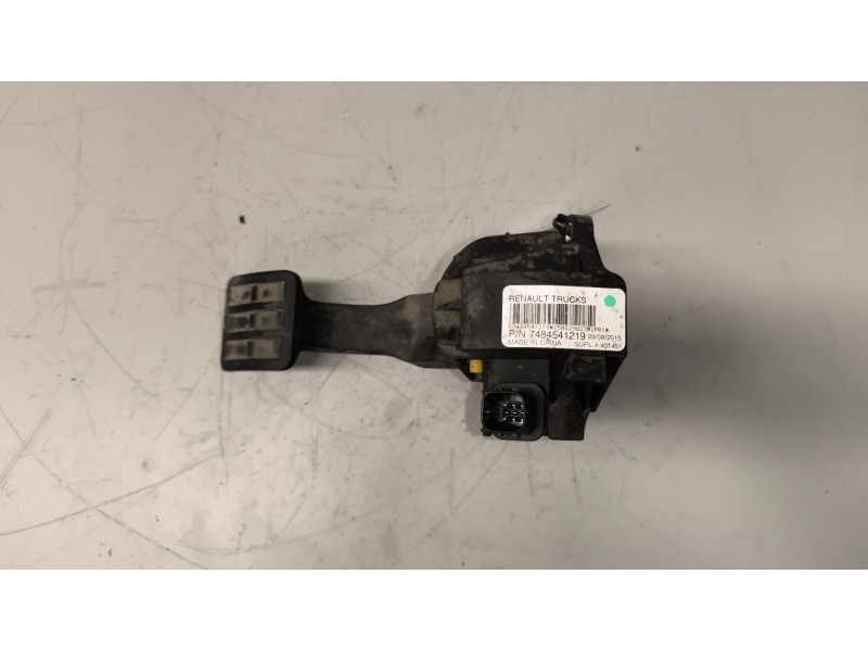 Recambio de pedal acelerador para renault serie t 10.8 diesel referencia OEM IAM 7484541219  