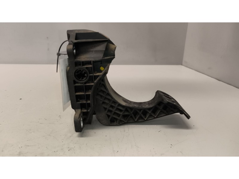 Recambio de pedal acelerador para renault serie t 10.8 diesel referencia OEM IAM 7484541219  