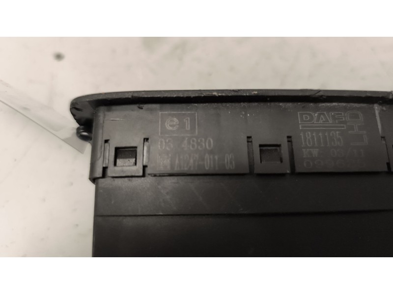 Recambio de mando elevalunas delantero izquierdo para daf serie xf105.xxx 12.9 diesel referencia OEM IAM 1811135  