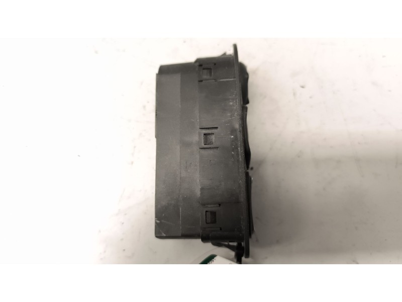 Recambio de mando elevalunas delantero izquierdo para daf serie xf105.xxx 12.9 diesel referencia OEM IAM 1811135  