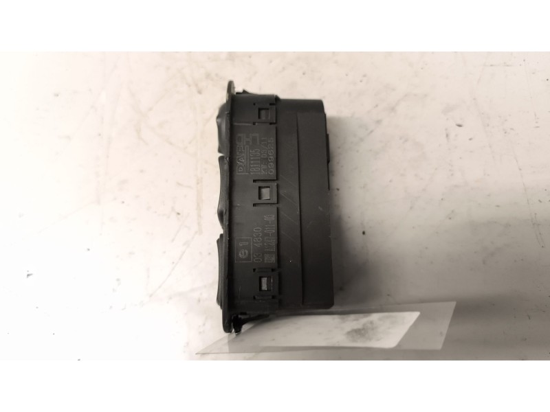 Recambio de mando elevalunas delantero izquierdo para daf serie xf105.xxx 12.9 diesel referencia OEM IAM 1811135  