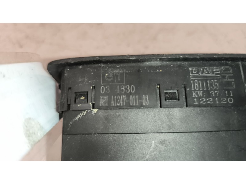 Recambio de mando elevalunas delantero izquierdo para daf serie xf105.xxx 12.9 diesel referencia OEM IAM 1811135  