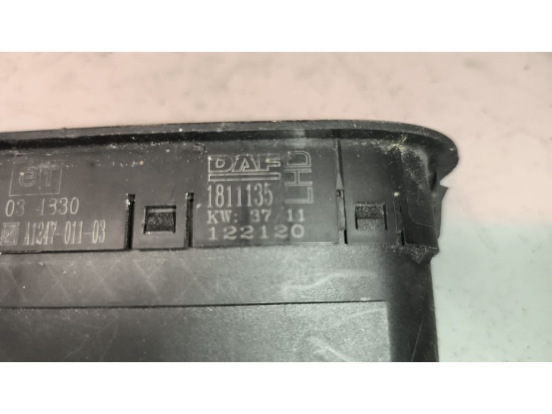 Recambio de mando elevalunas delantero izquierdo para daf serie xf105.xxx 12.9 diesel referencia OEM IAM 1811135  