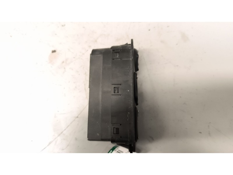 Recambio de mando elevalunas delantero izquierdo para daf serie xf105.xxx 12.9 diesel referencia OEM IAM 1811135  