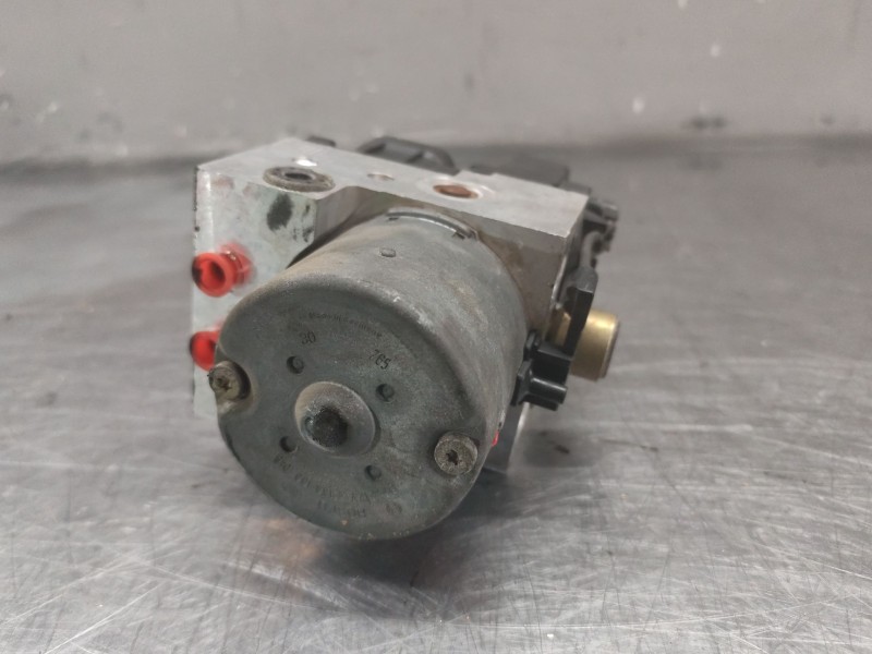Recambio de abs para audi a4 berlina (b5) 1.8 referencia OEM IAM 8e0614111 0273004132 