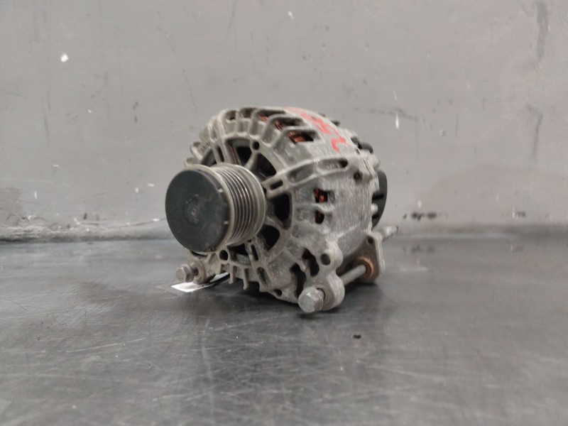 Recambio de alternador para volkswagen polo v (6r1, 6c1) 1.6 tdi referencia OEM IAM 03L903023F 112136316 2607703A