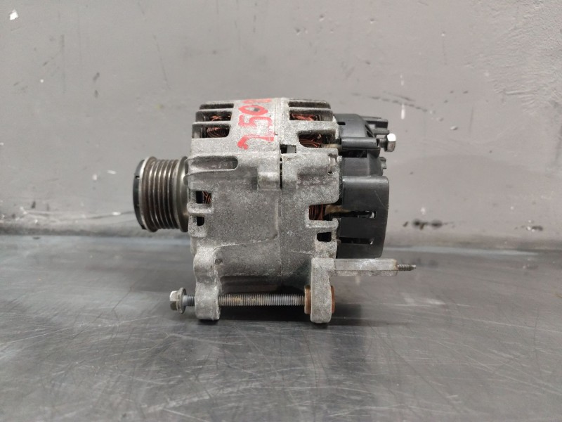 Recambio de alternador para volkswagen polo v (6r1, 6c1) 1.6 tdi referencia OEM IAM 03L903023F 112136316 2607703A
