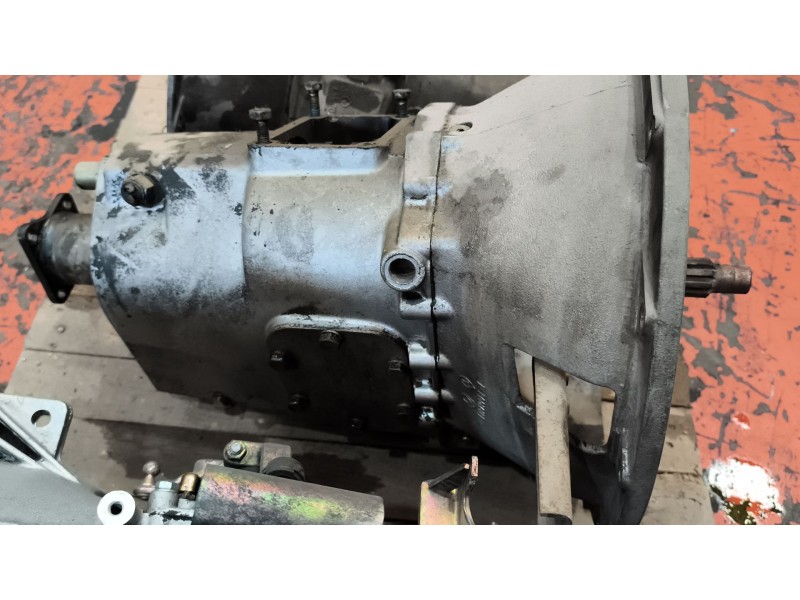 Recambio de caja cambios para nissan trucks l-60.09 referencia OEM IAM T5200  