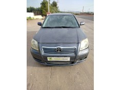 toyota avensis sedán (_t25_) del año 2005