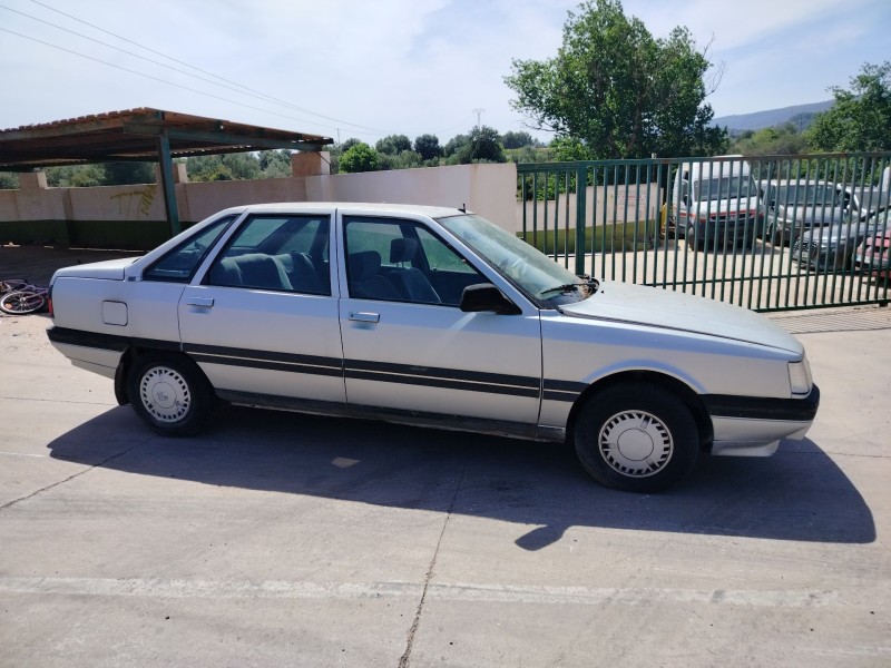 renault 21 sedán (l48_) del año 1989