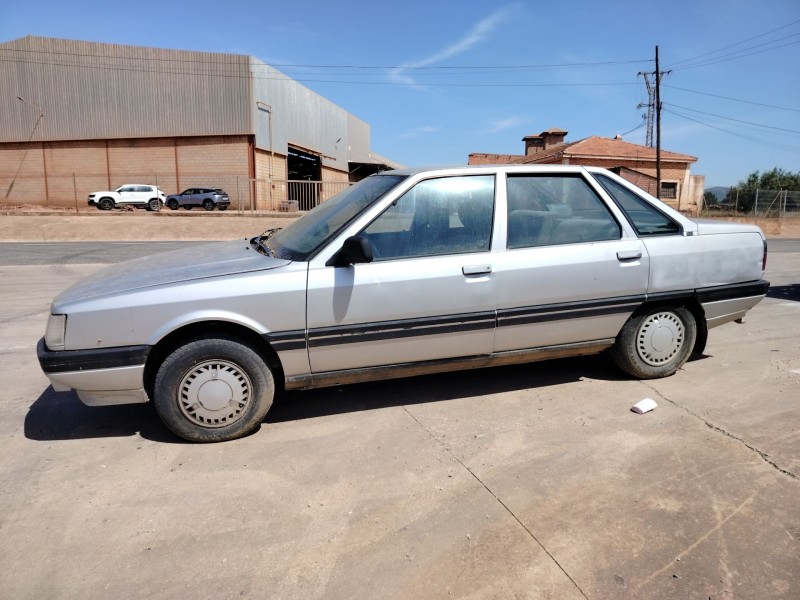 renault 21 sedán (l48_) del año 1989
