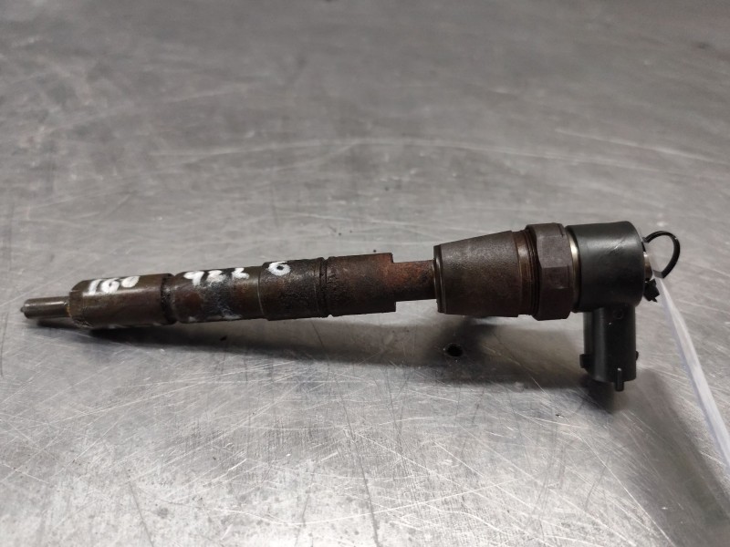 Recambio de inyector para fiat bravo ii (198_) 1.4 16v (198axs1b) referencia OEM IAM 0445110243 81TUBF5AA 