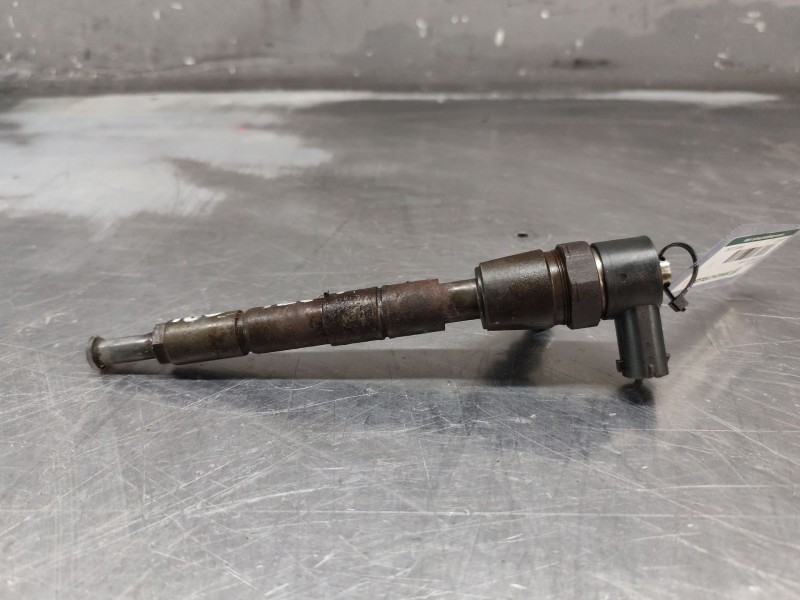 Recambio de inyector para fiat bravo ii (198_) 1.4 16v (198axs1b) referencia OEM IAM 0445110243 BAZ7F0CAA 