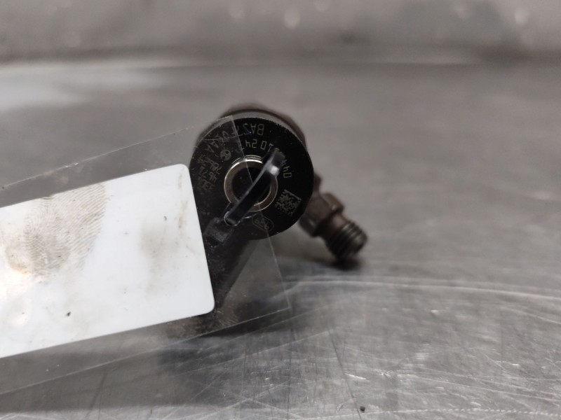 Recambio de inyector para fiat bravo ii (198_) 1.4 16v (198axs1b) referencia OEM IAM 0445110243 BAZ7F0CAA 