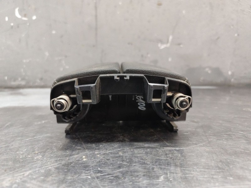 Recambio de apoyabrazos central para mercedes-benz gla (h247) gla 200 d (247.712) referencia OEM IAM A1776806603  