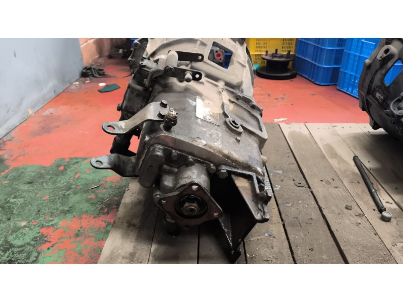 Recambio de caja cambios para nissan trucks eco-t eco- m referencia OEM IAM M525E  