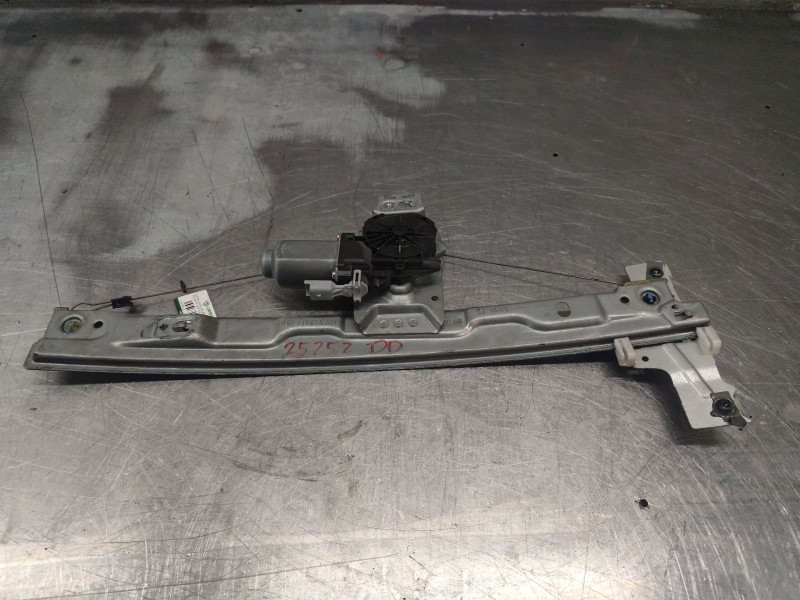 Recambio de elevalunas delantero derecho para peugeot 207 sw confort referencia OEM IAM 9681182280S  