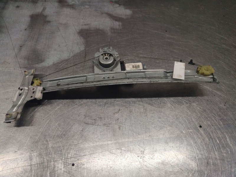 Recambio de elevalunas delantero derecho para peugeot 207 sw confort referencia OEM IAM 9681182280S  