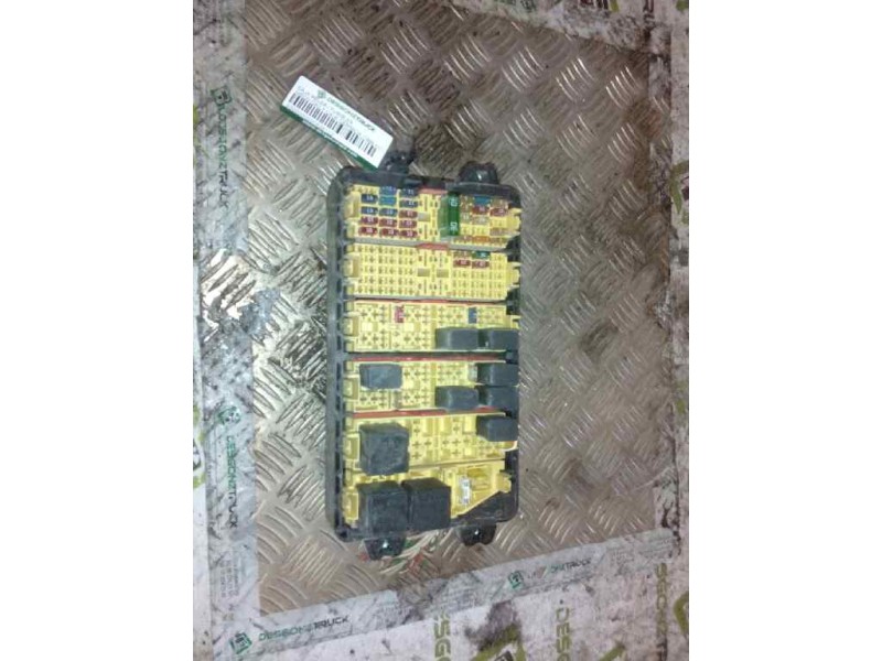 Recambio de caja reles / fusibles para iveco daily caja cerrada (1999 =>) 35 - c 13 caja cerrada referencia OEM IAM   