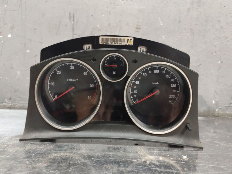 Recambio de cuadro instrumentos para opel astra h berlina cosmo referencia OEM IAM 13216684 A2C53024902C 