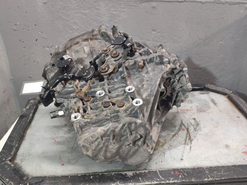 Recambio de caja cambios para hyundai i30 (gd) 1.6 crdi referencia OEM IAM M6CF1  