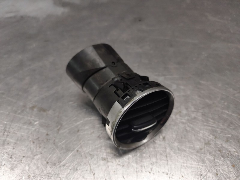 Recambio de aireador para peugeot 308 confort referencia OEM IAM   