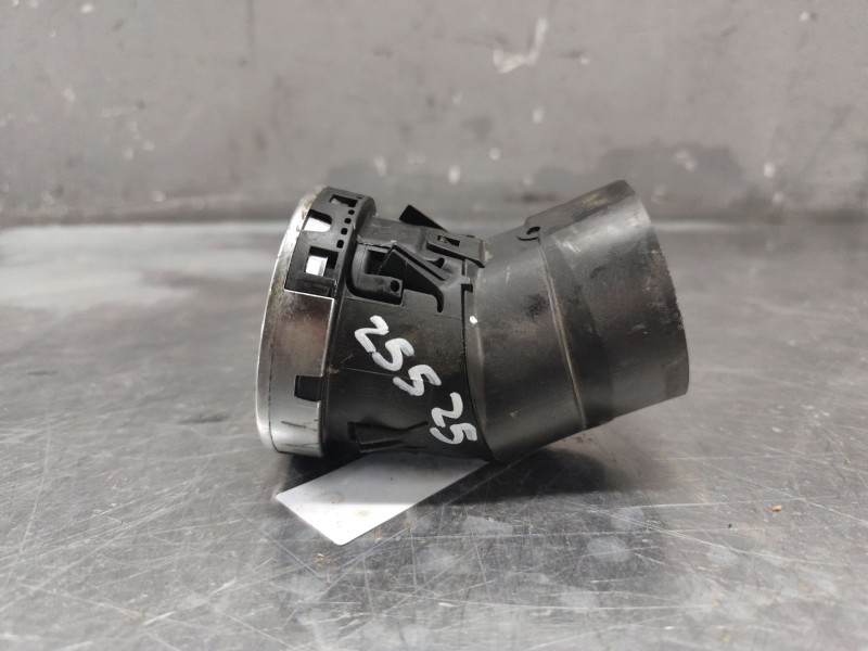 Recambio de aireador para peugeot 308 confort referencia OEM IAM   