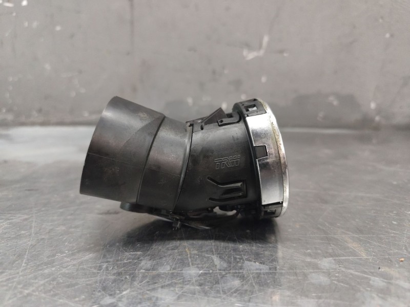 Recambio de aireador para peugeot 308 confort referencia OEM IAM   