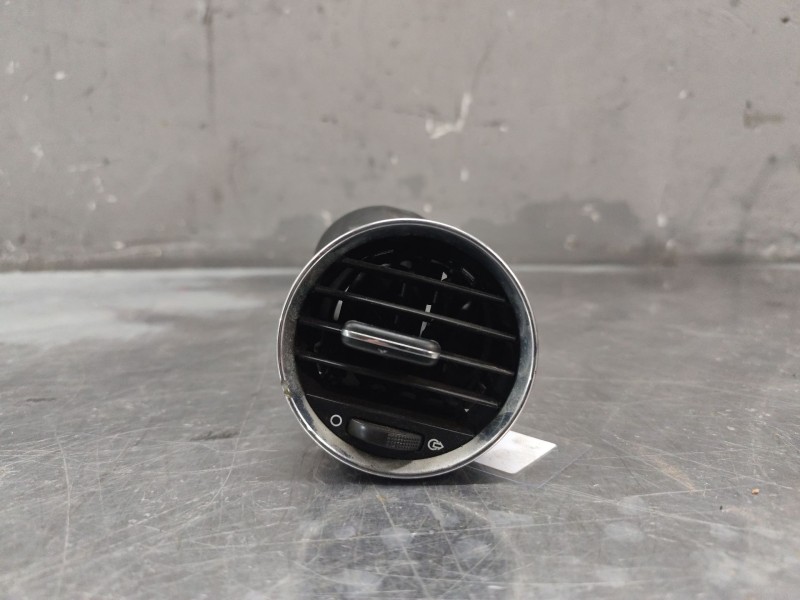 Recambio de aireador para peugeot 308 confort referencia OEM IAM   