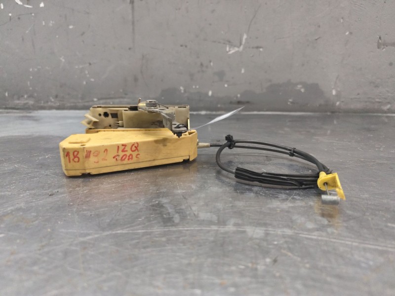 Recambio de cerradura puerta trasera izquierda para ford orion celebration referencia OEM IAM 6894358  
