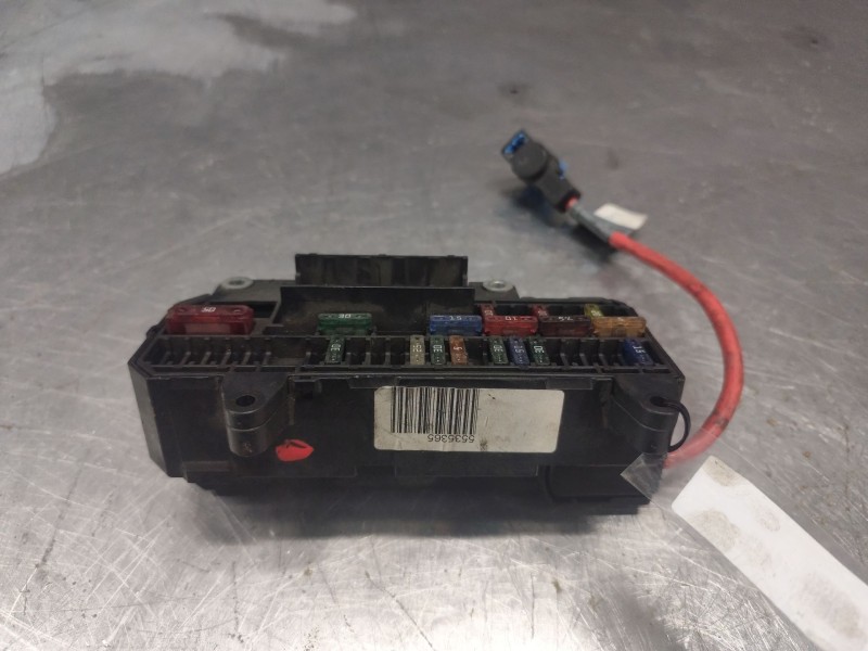 Recambio de caja reles / fusibles para bmw serie 7 (e65/e66) 730d referencia OEM IAM 6113690058301 10688710 