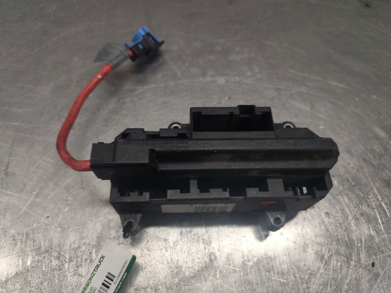 Recambio de caja reles / fusibles para bmw serie 7 (e65/e66) 730d referencia OEM IAM 6113690058301 10688710 