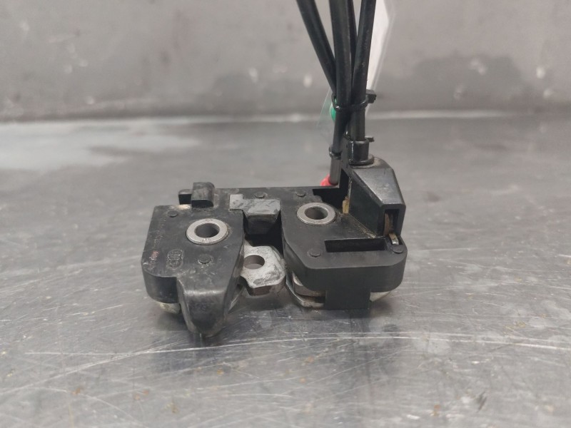 Recambio de cerradura maletero / porton para ford fiesta (cbk) ambiente referencia OEM IAM 2S61A43102BF 3 PINS 