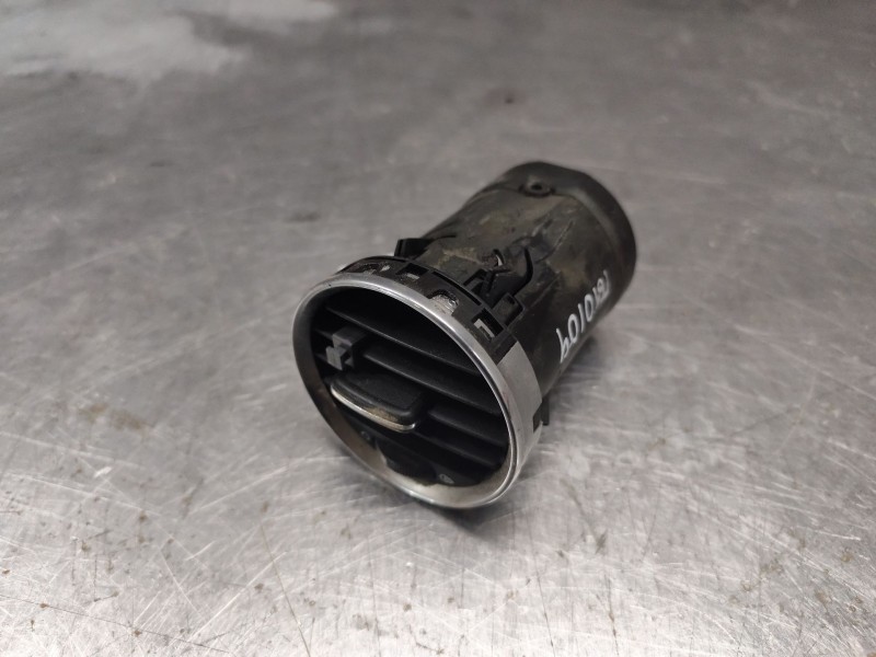Recambio de aireador para peugeot 308 confort referencia OEM IAM 9658515377  