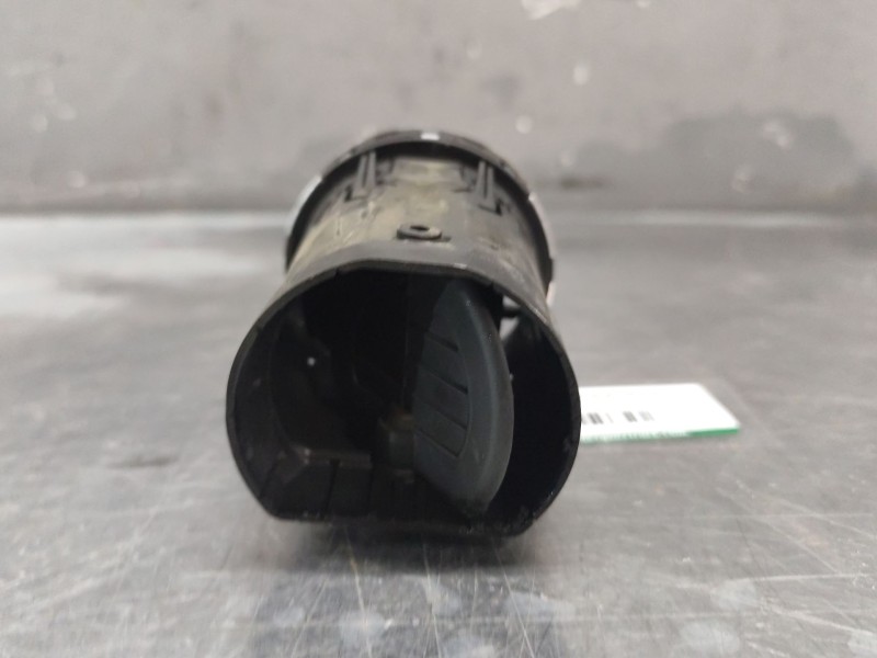 Recambio de aireador para peugeot 308 confort referencia OEM IAM 9658515377  