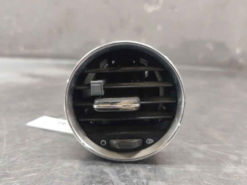 Recambio de aireador para peugeot 308 confort referencia OEM IAM 9658515377  