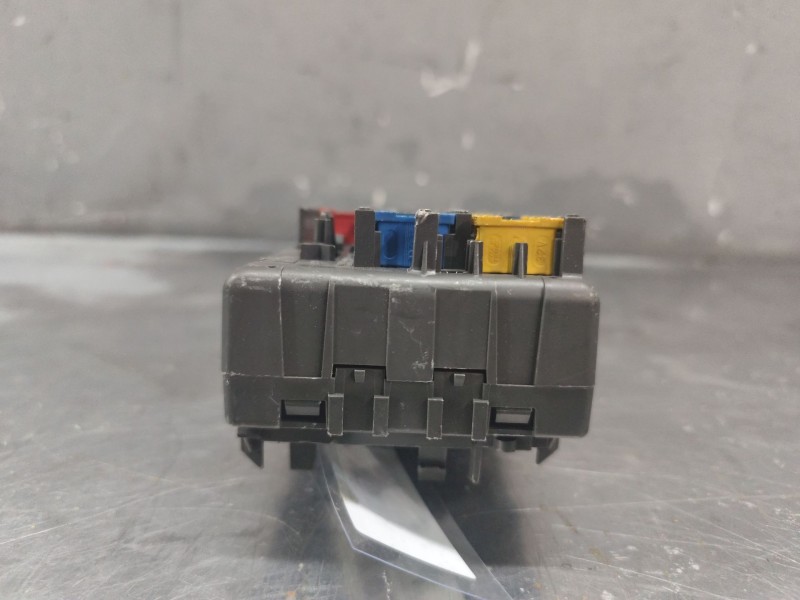 Recambio de caja reles / fusibles para citroën xsara berlina 1.9d image referencia OEM IAM 9637687480  