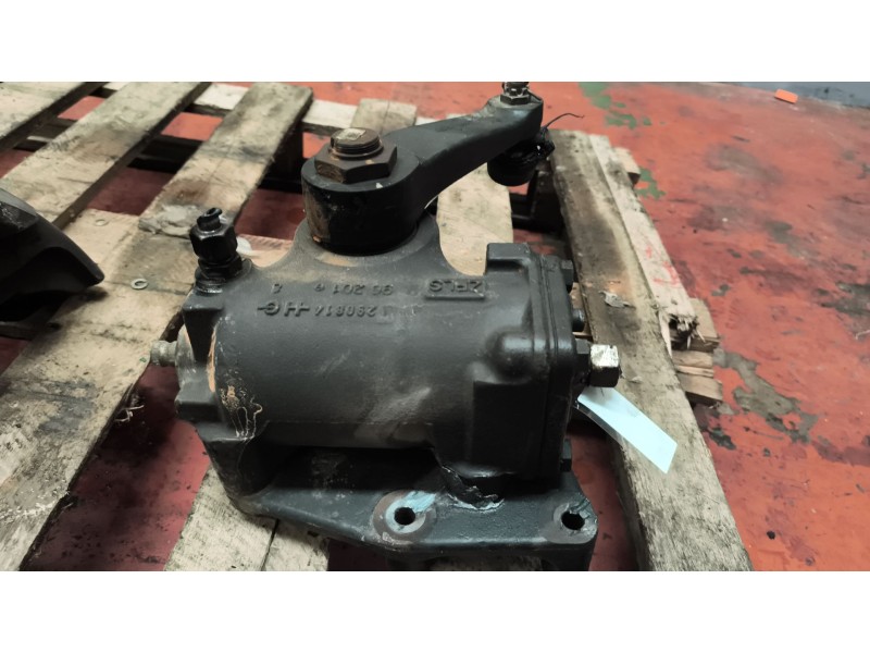 Recambio de caja direccion para nissan nt500 referencia OEM IAM 49200LC40A 8090955215 