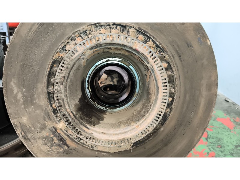 Recambio de buje trasero derecho para daf serie xf105.xxx fsa 4x2 space-cab referencia OEM IAM 1657637  