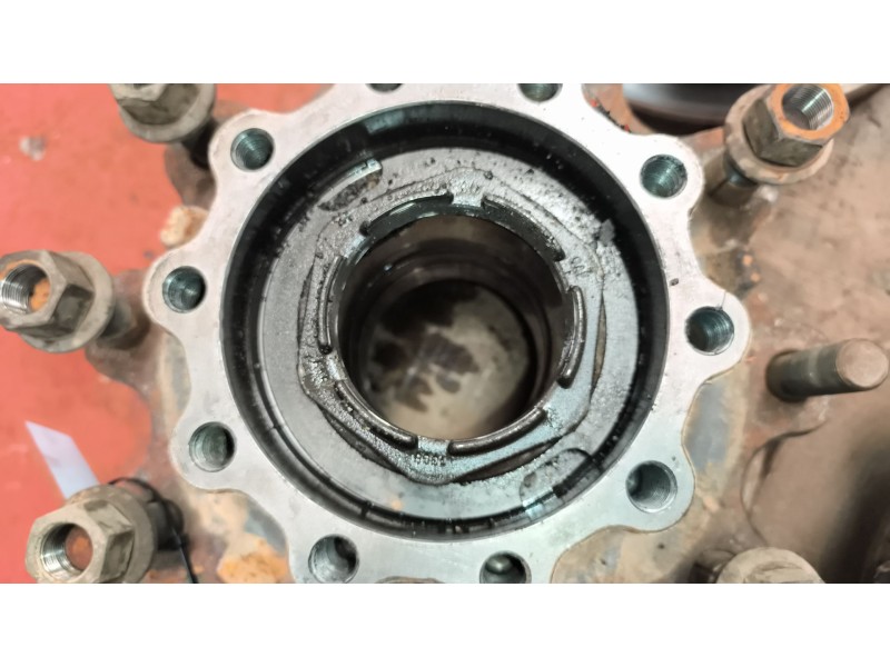 Recambio de buje trasero derecho para daf serie xf105.xxx fsa 4x2 space-cab referencia OEM IAM 1657637  