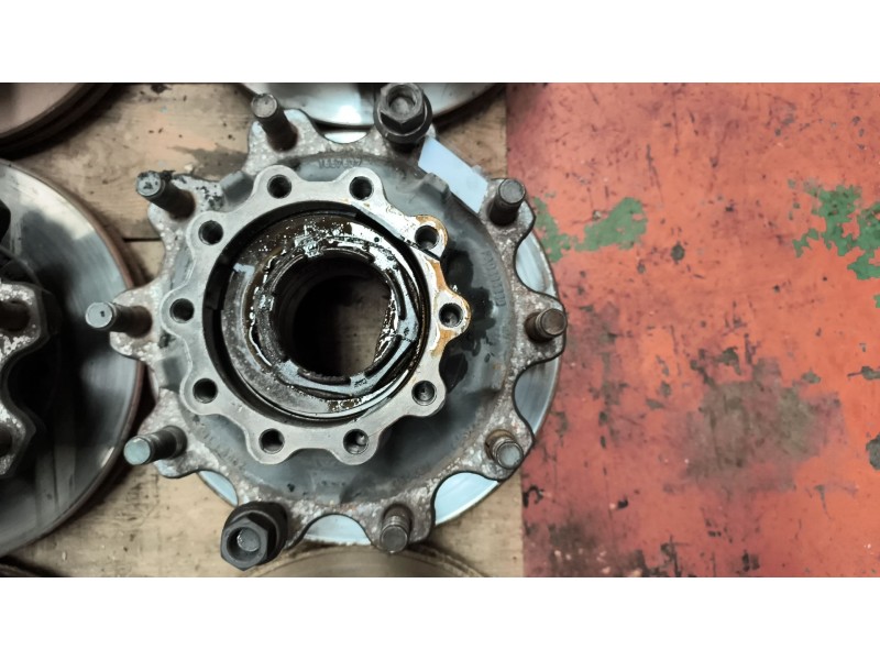 Recambio de buje trasero derecho para daf serie xf105.xxx fsa 4x2 space-cab referencia OEM IAM 1657637  