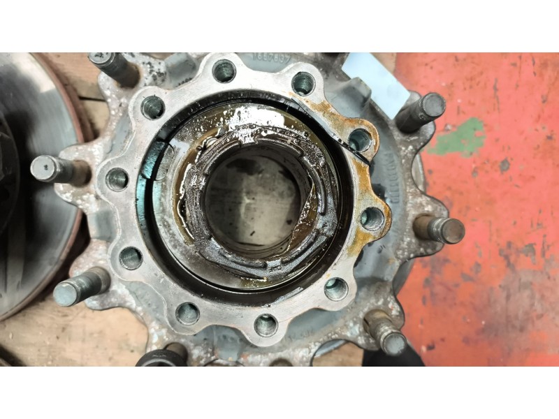 Recambio de buje trasero derecho para daf serie xf105.xxx fsa 4x2 space-cab referencia OEM IAM 1657637  