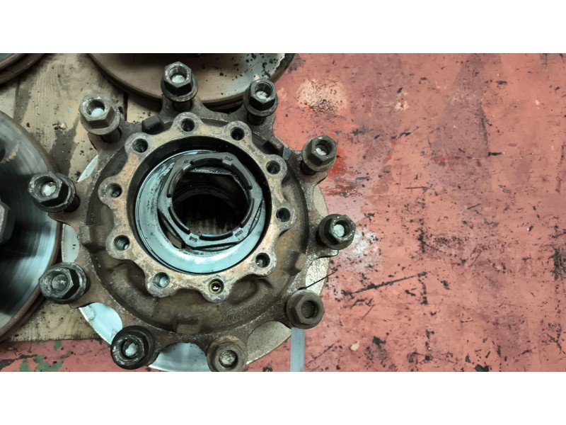 Recambio de buje trasero derecho para daf serie xf105.xxx fsa 4x2 space-cab referencia OEM IAM 1657637  