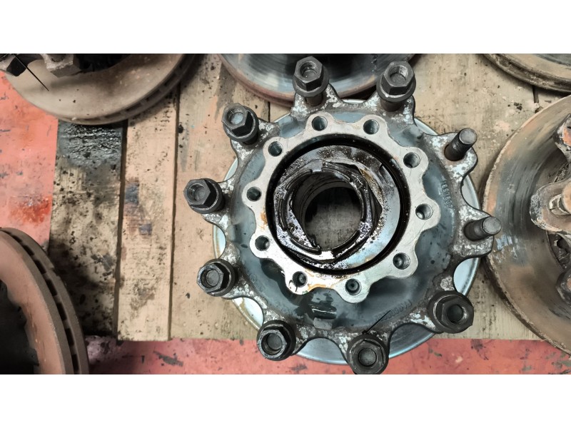 Recambio de buje trasero derecho para daf serie xf105.xxx fsa 4x2 space-cab referencia OEM IAM 1657637  