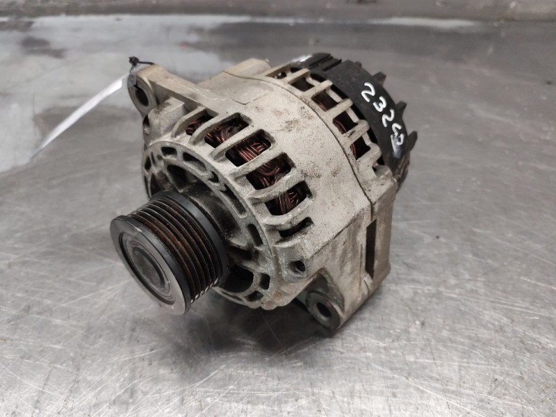 Recambio de alternador para opel astra h berlina cosmo referencia OEM IAM 1022118640  