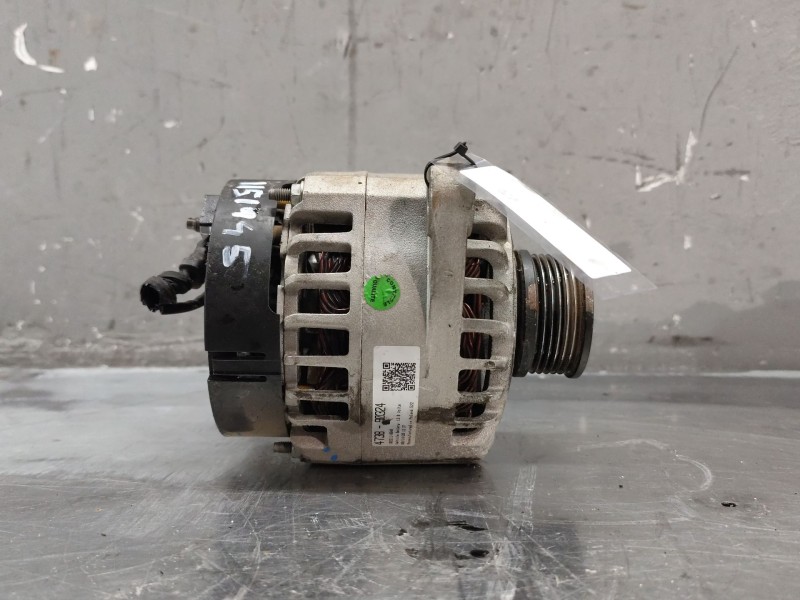Recambio de alternador para opel astra h berlina cosmo referencia OEM IAM 1022118640  