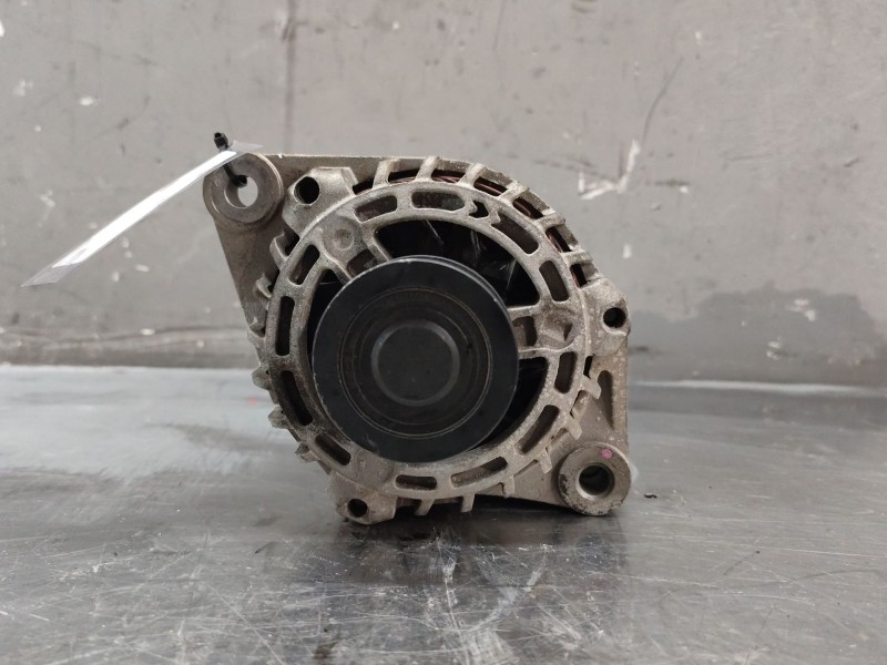 Recambio de alternador para opel astra h berlina cosmo referencia OEM IAM 1022118640  
