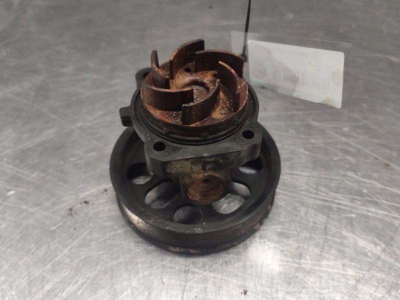 Recambio de bomba agua para opel corsa c blue line referencia OEM IAM 46819138  